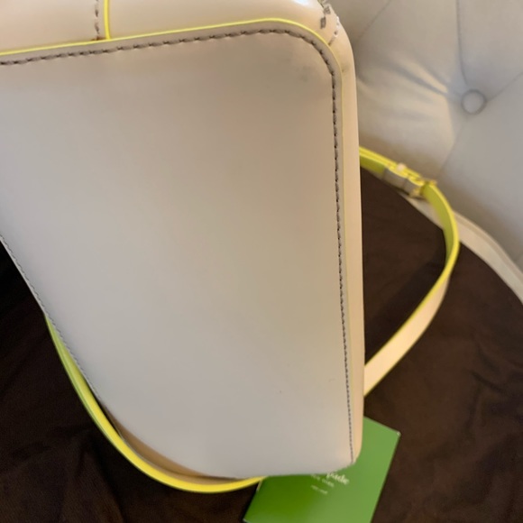 Like new Kate spade Small Loryn Beige/Neon bag - Picture 5 of 6